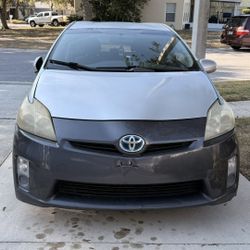 Silver 2010 Toyota Prius III Hatchback DR