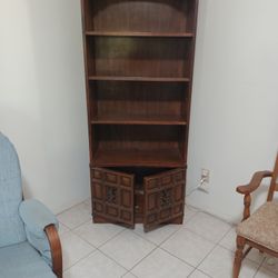 Wood Bookcase With 4 Shelves And 2 Doors