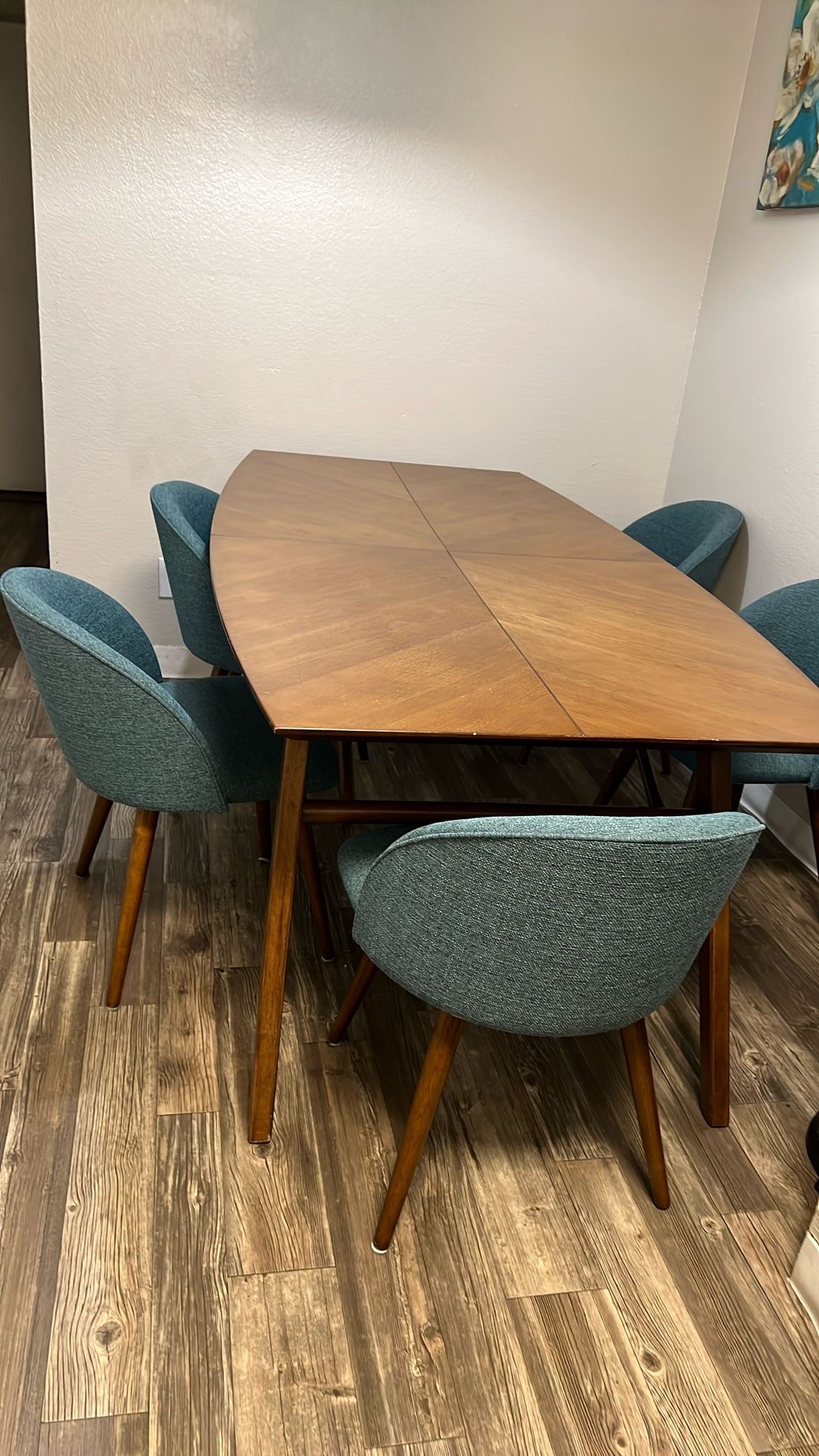 Table ,5 Chairs