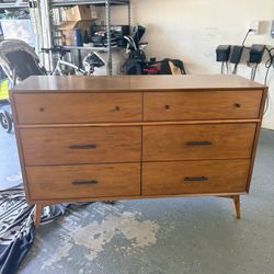 Modern Bedroom Dresser and Nightstand Set 