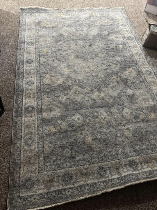 5x8 Harounion Rug