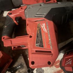 Milwaukee Roller Hammer 