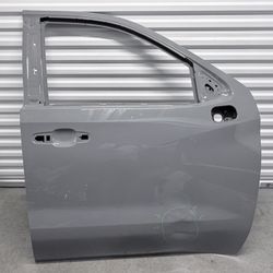 2019-2020-2021-2022-2023-2024-2025 Chevy Silverado 1500 Door Right Front OEM