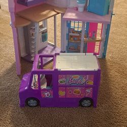Barbie Play House And House Bus Barely Used