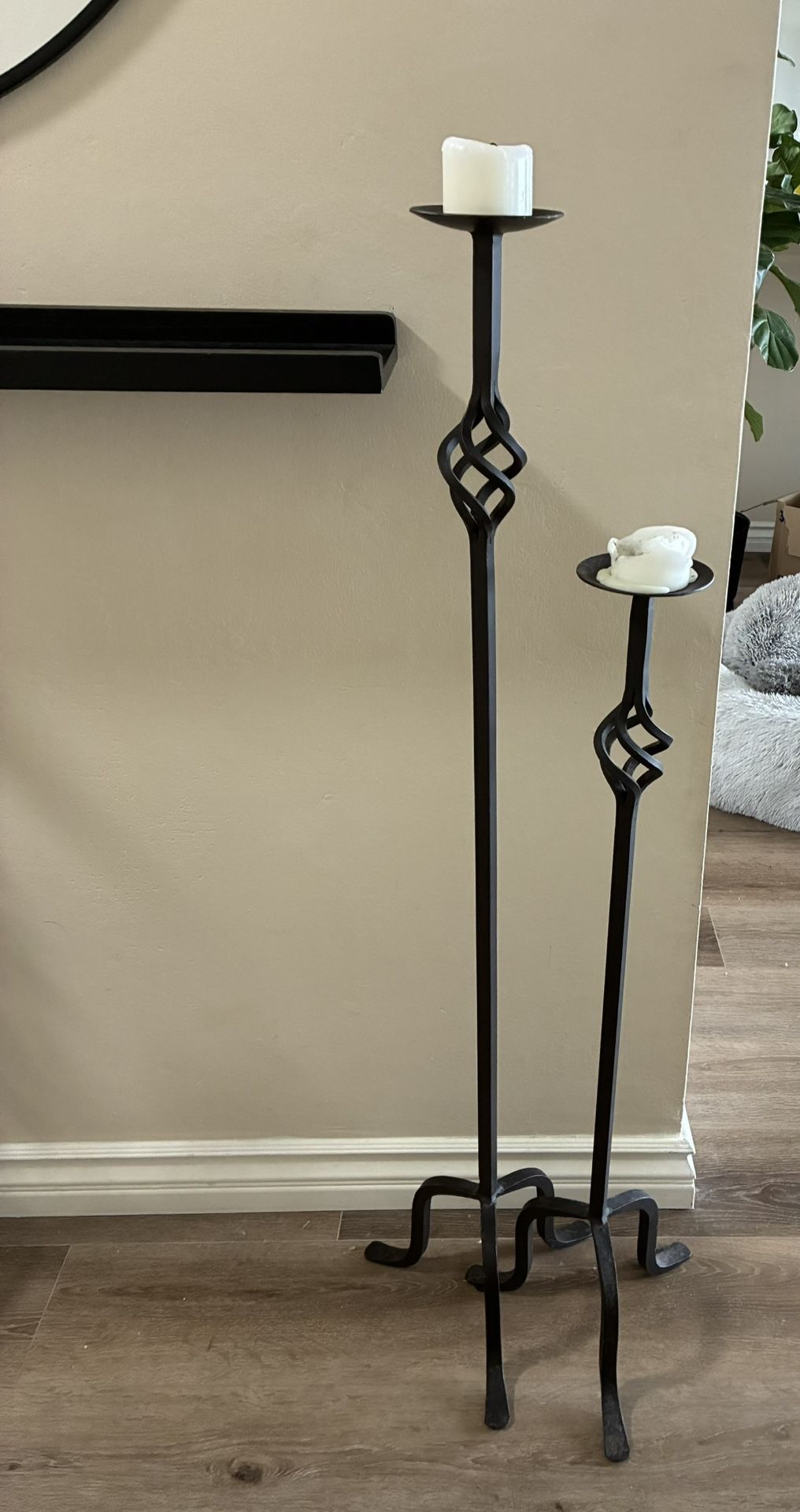 2 Candle Holders 