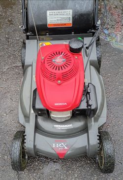 Excellent Condition! Honda HRX 217 Self-Propelled lawnmower W/Bag!