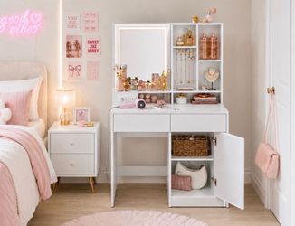 ✨ White Makeup Vanity w/ LED Mirror, charging station + Tons of Storage M-6