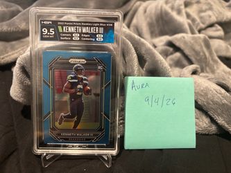 (LOT) Kenneth Walker III 2022 Panini Prizm RC Light Blue HGA 9.5