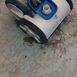 Pool Vacuum 