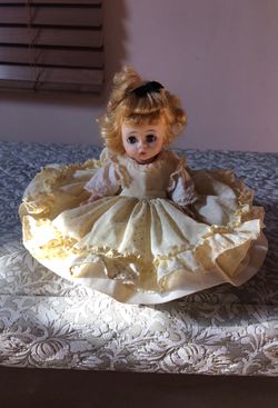 Madame Alexander 8” doll Amy bend Knee