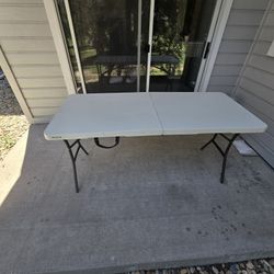 Outdoor 6ft Folding Table – Heavy Duty Excellent Condition