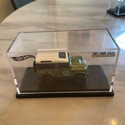 HOT WHEELS Employee Car 2025 Toy Fair Land Rover Defender