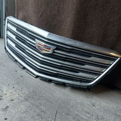 CADILLAC XT5 GRILLE OEM WITH EMBLEM 2017-2019