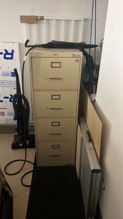 Metal cabinet