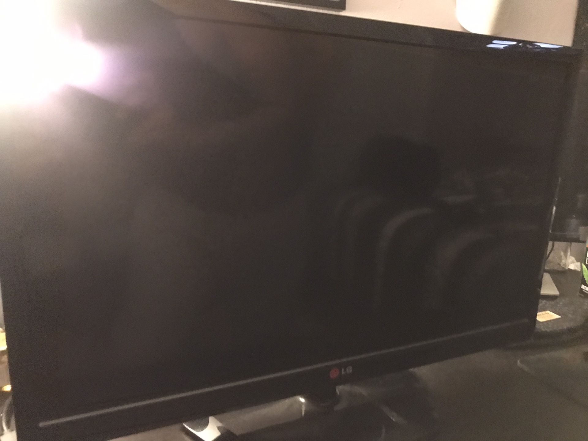 LG TV monitor 24” HD LED LCD/HDMI