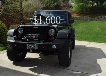 •Asking•$1600_USD•Jeep Wrangler 2010•