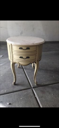~~Vintage marble top corner table ~~