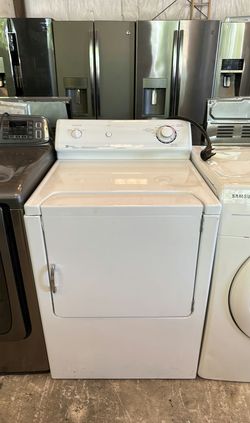 White Maytag Electric Dryer with Knob Controls