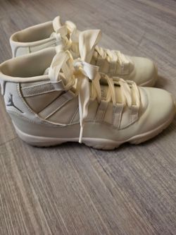 Jordan 11 Pearl Sail Color