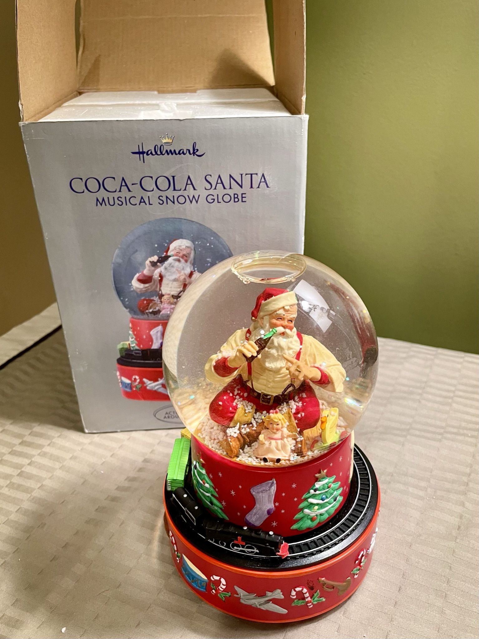 Hallmark 2001 Santa Musical Snow Globe with Moving Train