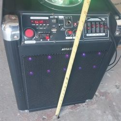 AMAZING BLUETOOTH SPEAKER IN GOOD CONDITION