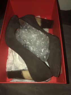 Donald J Pliner Size 9