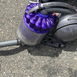 Selling Dyson Vacuum 