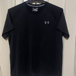 Under Armour men’s loose heat gear shirt/Large