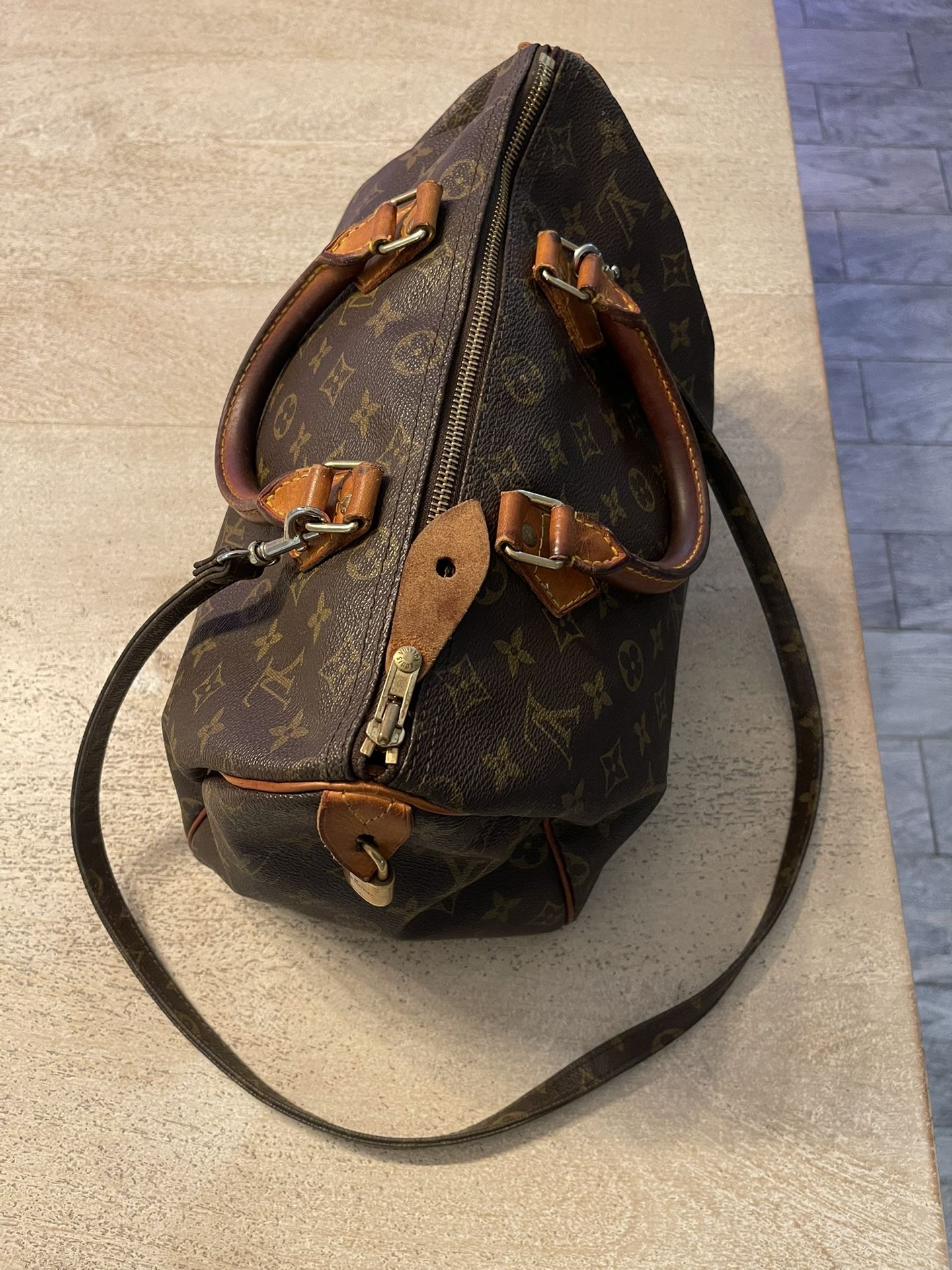Louis Vuitton Speedy 30