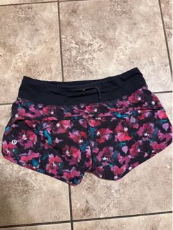 Lululemon shorts size 4