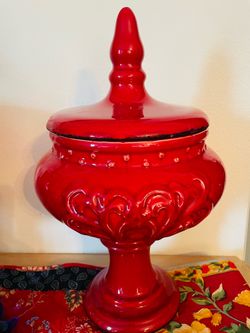 Decorative pedestal canister