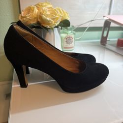 Clarks Black Suede Leather Pumps