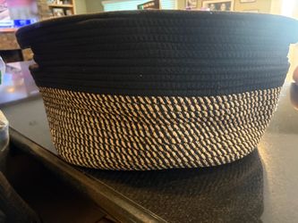 Knit storage basket