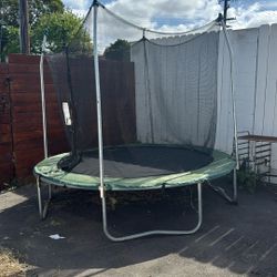 Free Trampoline 