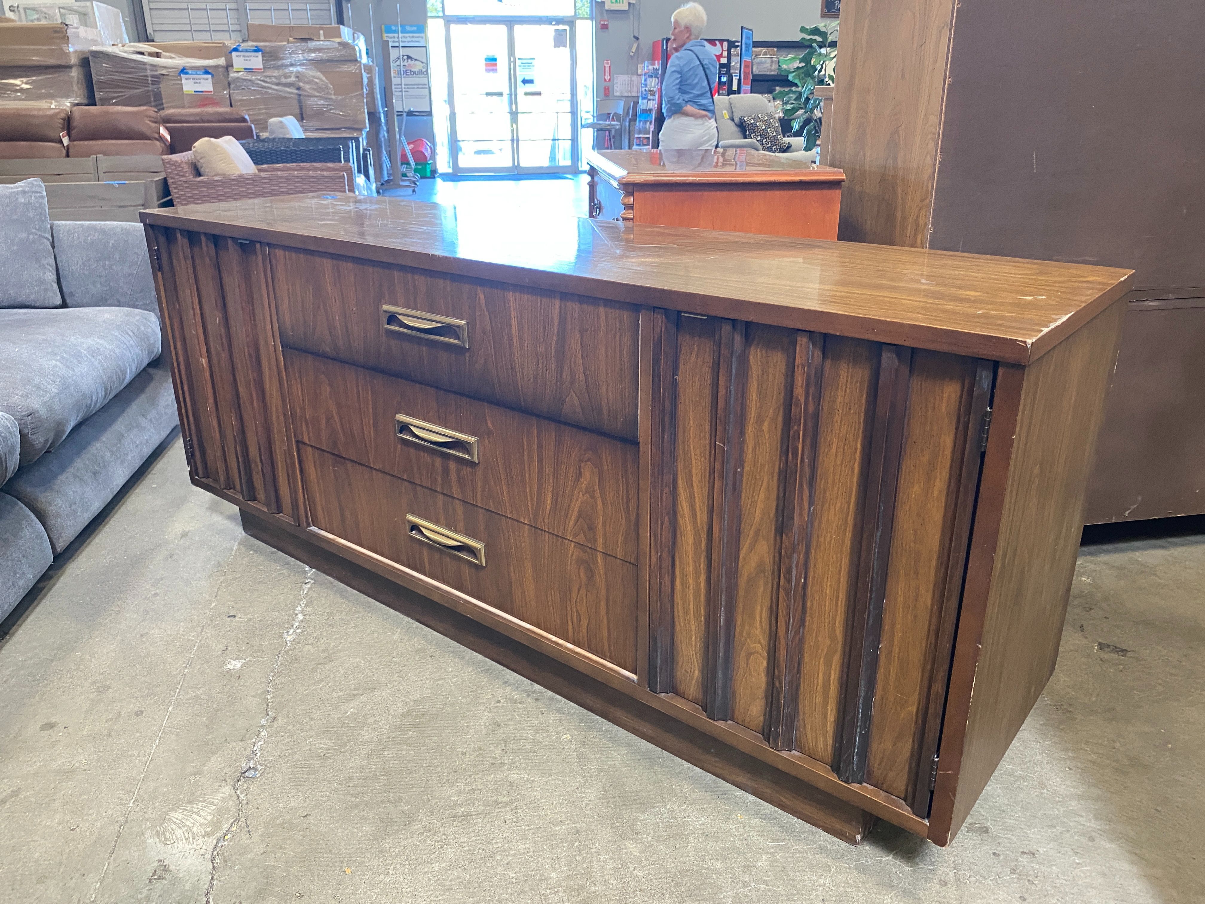 Post Mid-Century Walnut Finished 9 Drawer Vintage Dresser