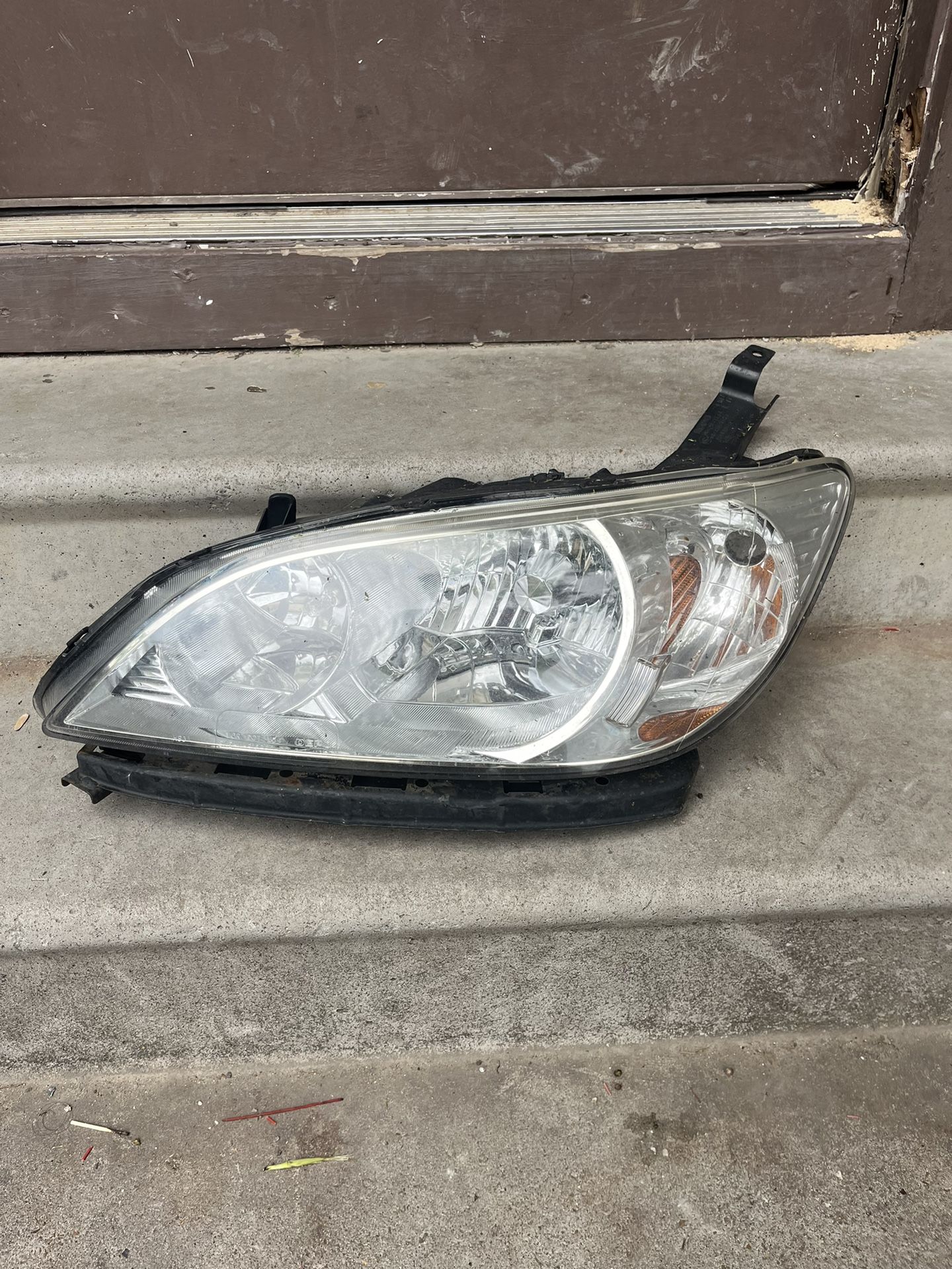 Diver Side Head Light 