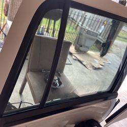 2007-2017 Ford Expedition Rear Passenger Window 