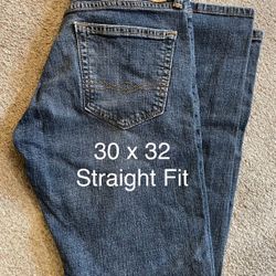 30 X 32 Denizen From Levi’s Straight Fit Jeans