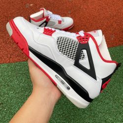 Jordan 4 fire red 