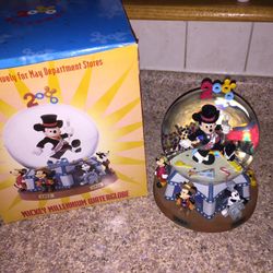 Mickey Mouse snow globe
