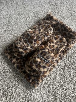 GV Gallery/Raspberry Hills Leopard Slides
