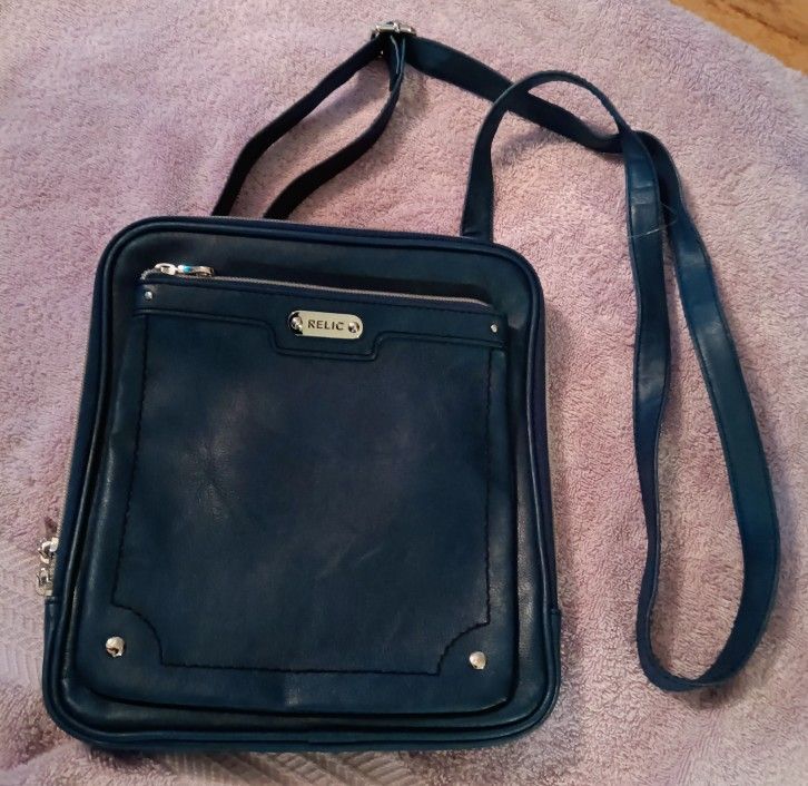 Relic Leather Square Zip Around Purse NEW
