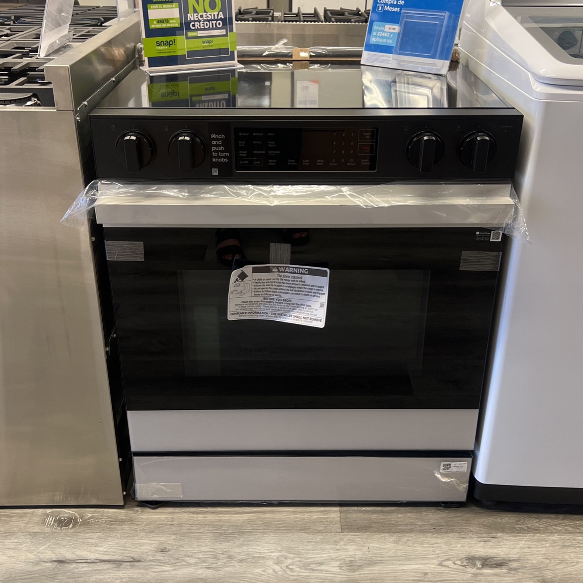 Samsung White Glass Bespoke Slide In Electric Stove