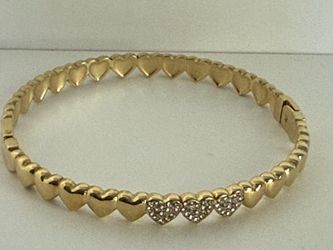 Heart bangle