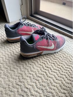 Nike Air Max Running Shoes – Women's Size 9 – Great Condition