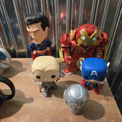 Action Figures 