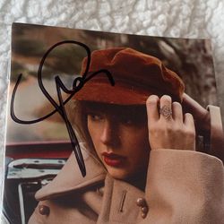 Autographed Taylor Swift’s “Red” Taylor’s Version 2 Disc 