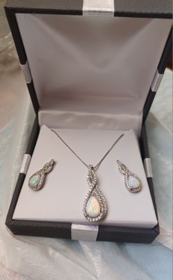 opal earring & necklace set