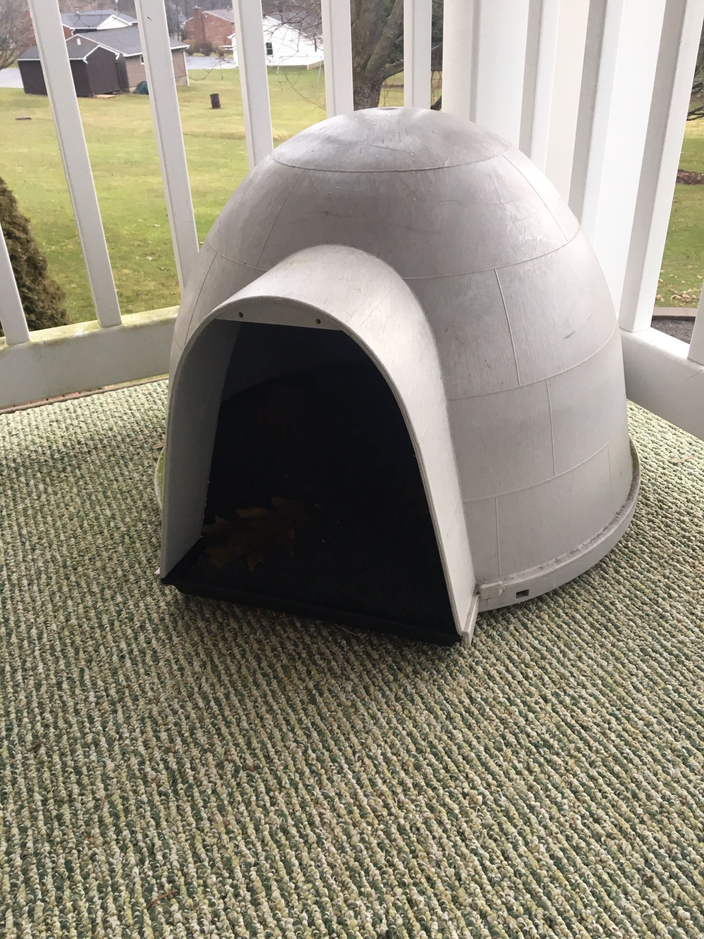 Outdoor cat or small dog house