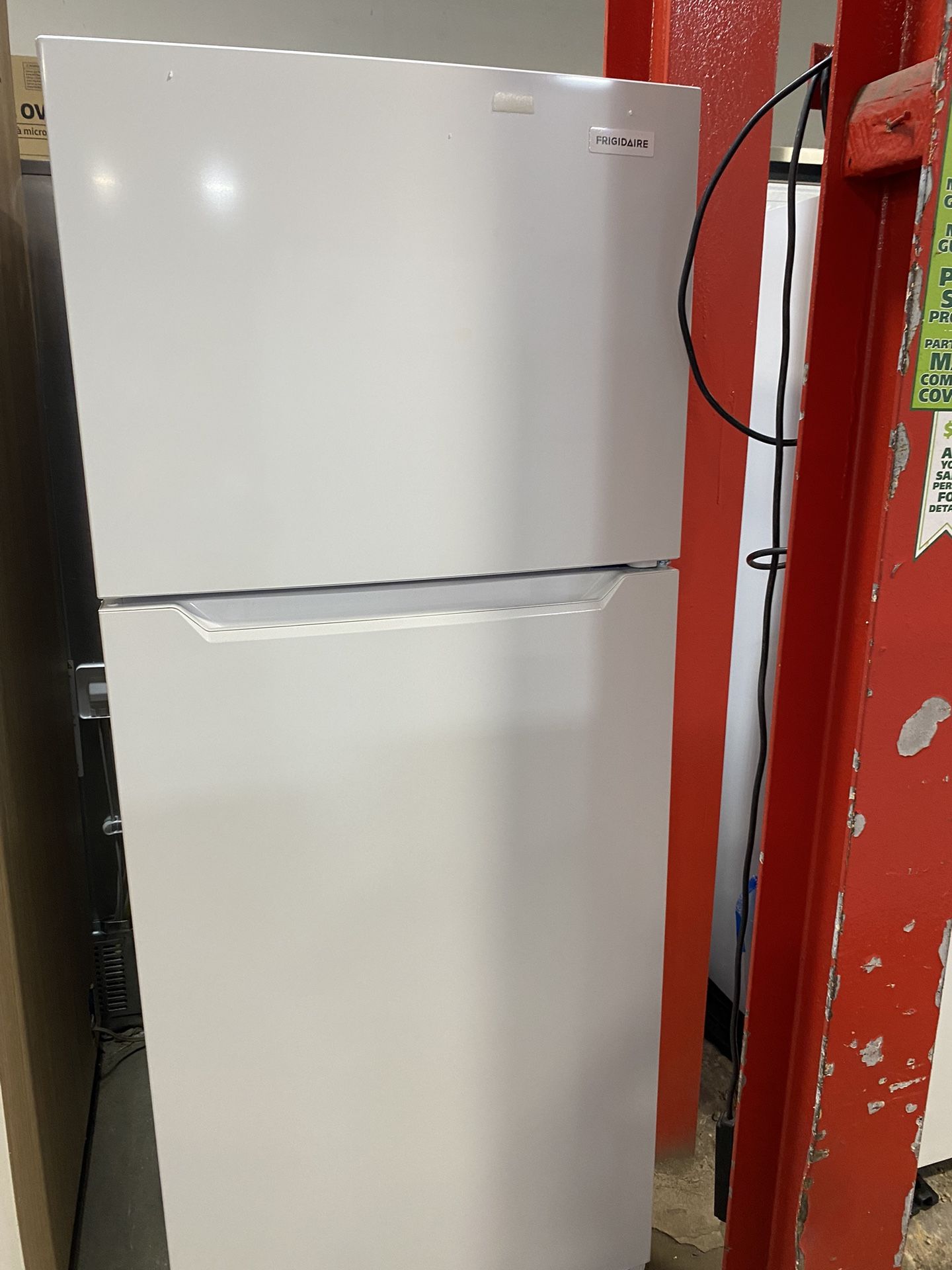 28” Top Freezer Fridge